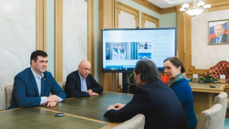 Игорь Артамонов представил команду кандидатов для работы в Госдуме