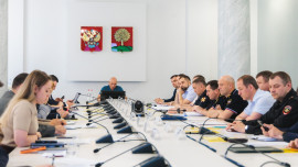 Профилактику деструктивного поведения подростков обсудили в правительстве Липецкой области