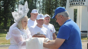  Участники международного автопробега «ДОРОГАМИ ПОБЕДЫ» побывали в Ельце