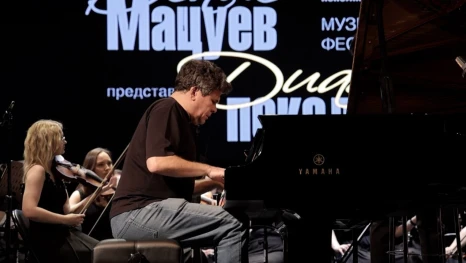 На липецкой сцене состоялся фестиваль «Диалог поколений»