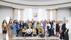 Губернатор Игорь Артамонов встретился с активной молодёжью региона