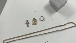 Сотрудница ПВЗ в Лебедяни подозревается в краже ювелирных изделий на 300 тысяч рублей