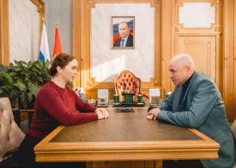 Игорь Артамонов вручил Татьяне Дьяконовой Почётный знак «Во славу земли Липецкой»