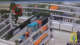 Полиция Липецка задержала ценителя дорогих духов за кражу из магазина косметики 