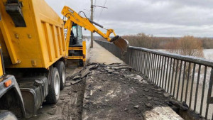 В Липецке возобновили ремонт Октябрьского моста