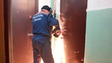 Спасатели Липецкой области с начала года выезжали на вскрытие дверей 390 раз