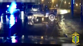 В Липецке пьяный водитель УАЗа пытался уйти от погони и врезался в ограждение