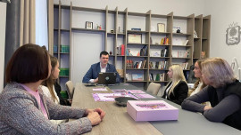 Липецкие школьники представили вице-губернатору образовательную игру по бережливому производству