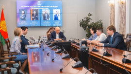 Игорь Артамонов встретился с липчанами, вошедшими в топ премии «Молодой промышленник года»