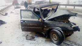 В Лебедянском районе погибли водитель и пассажирка ВАЗа