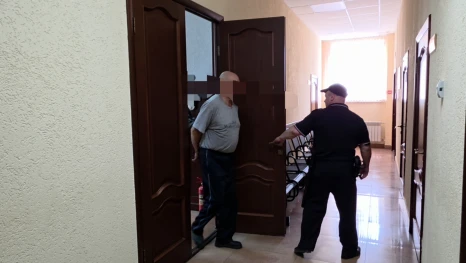 В Липецке суд оставил в СИЗО мужчину, который стрелял по машине с детьми