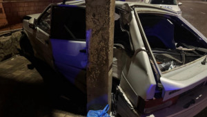 ВАЗ врезался в столб в Ельце: пострадал водитель