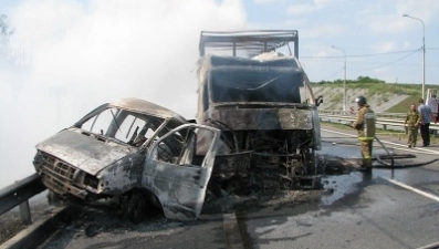 Авария в Становлянском районе унесла жизни двух дорожников