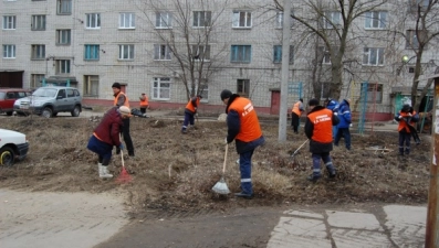 Липчане продолжают наводить порядок после зимы