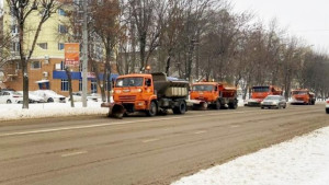 За сутки коммунальщики вывезли более пяти тысяч кубов снега 