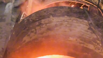 На Неделина в Липецке продолжается срочный ремонт тепломагистрали