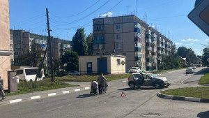 Два человека пострадали в столкновении иномарок в Грязях