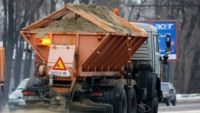 Городские службы борются с гололёдом