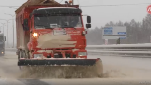 На дороги Липецкой области высыпали 2 тысячи тонн песко-соляной смеси