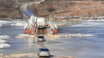 В селе Замятино Задонского района закрылось движение по мосту из-за поднятия уровня воды реки Дон