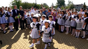 Почти 127 тысяч школьников сели за парты в Липецкой области 1 сентября