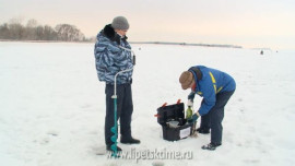 Липецкие экологи прорубают лунки