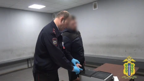 Петербуржец крал вещи из салонов автомобилей в Липецке