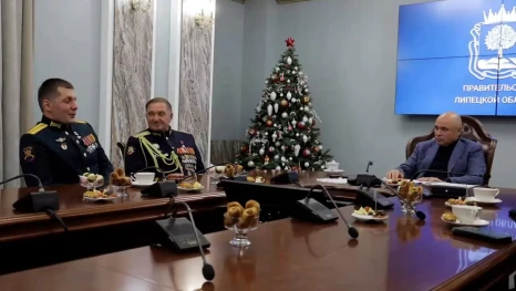 Губернатор Липецкой области Игорь Артамонов встретился с Героем России из Добровского округа Юрием Щербаковым