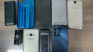 9 мобильных телефонов пытались перебросить в елецкую колонию