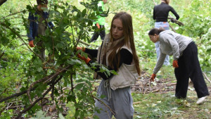 Студенты ЛГПУ помогли в благоустройстве усадьбы Хвостова в Елецком районе