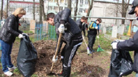 В рамках акции «Чистый город» в порядок привели Евдокиевское кладбище