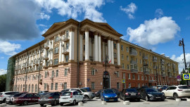 Здание на площади Ленина-Соборной в Липецке реконструируют