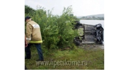 В Усманском районе иномарка утонула вместе с водителем