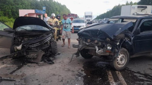 В Лебедянском районе произошло лобовое столкновение двух автомобилей