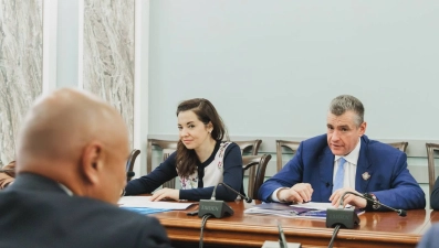 Игорь Артамонов и Леонид Слуцкий обсудили повышение качества жизни населения региона