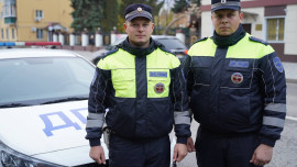 Липецкие автоинспекторы пришли на помощь роженице