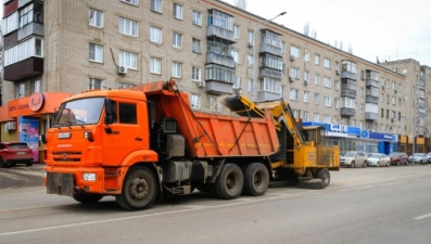 Коммунальщики Липецка приступили к уборке города после зимы