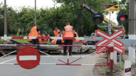 Часть железнодорожных переездов будут закрывать на ночь