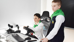 В Становлянской школе Липецкой области появился тренажёр для обучения управлению комбайном