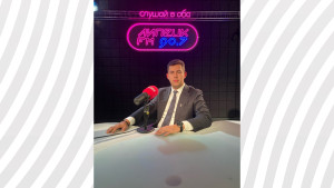 Председатель Липецкого областного Совета депутатов Владимир Сериков поздравил коллектив радиостанции "Липецк FM" с 15-летием.