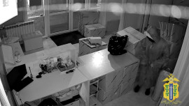 В Липецке задержали бывшего курьера маркетплейса за кражу золотой цепочки