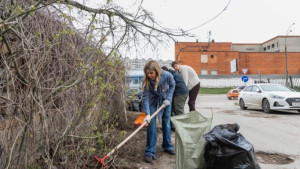 Евгения Уваркина поучаствовала в субботнике