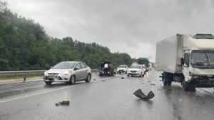 На трассе в Елецком районе столкнулись три автомобиля