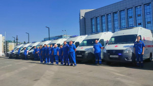 Михаил Мурашко вручил ключи от новых автомобилей скорой помощи медикам Липецкой области