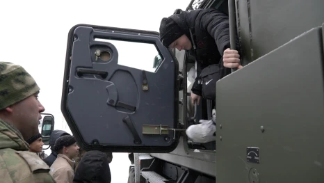 Детей-сирот в Липецкой области познакомили с работой омоновцев