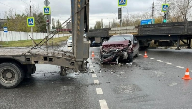 В Липецке водитель автомобиля ЗАЗ пострадал в аварии с грузовиком