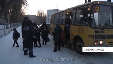 В регионе продолжают массовую проверку школьных автобусов