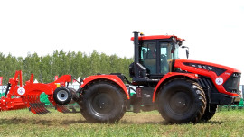 Новейшую аграрную технику представили на Дне поля в Липецком округе