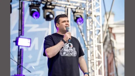 Заместитель губернатора Липецкой области Сергей Курбатов поддержал молодёжь на фестивале в Ельце