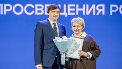Липецкий советник директора по воспитанию получила награду Министерства просвещения